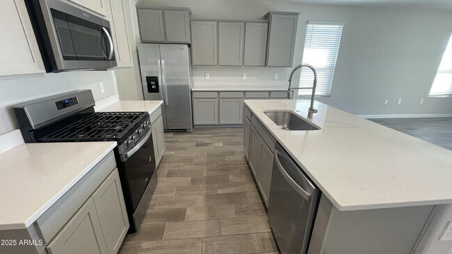 Foto del edificio - 37845 W Santa Barbara Ave