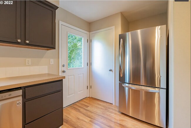 kitchen - 4434 NE Nicholson Loop