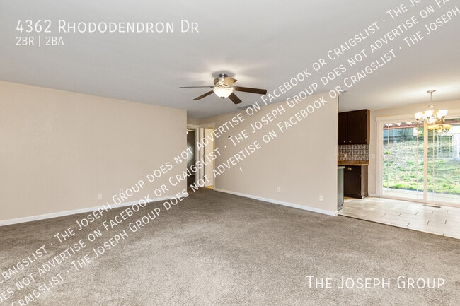 Foto del edificio - 4362 N Rhododendron Dr