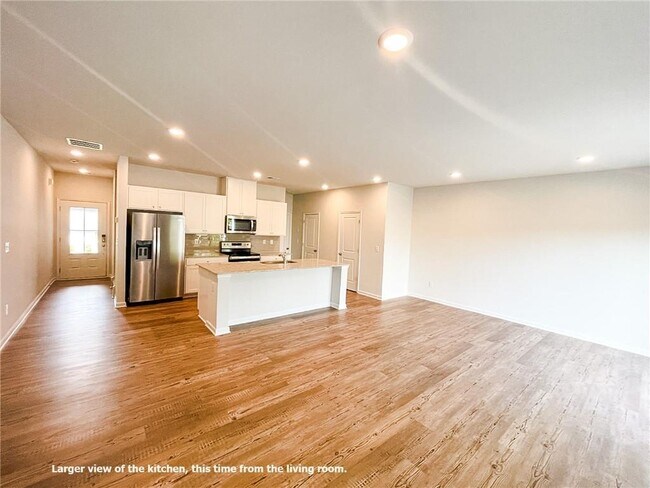 Building Photo - 128 Founders Dr