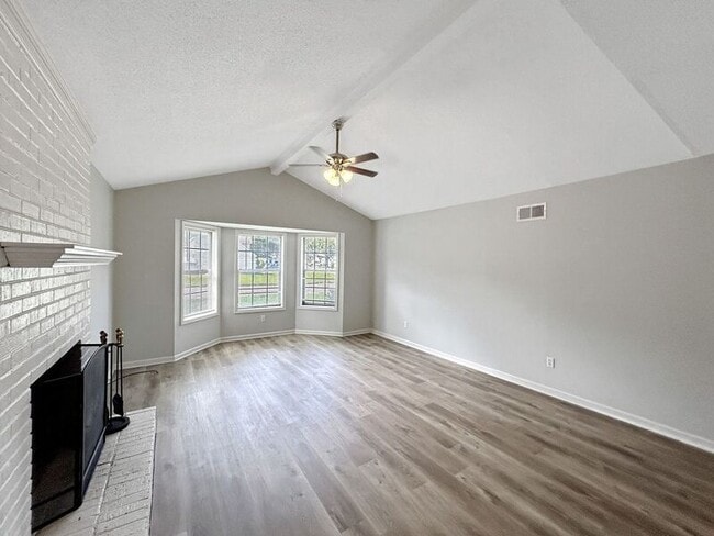 Building Photo - 790 Clarington Dr