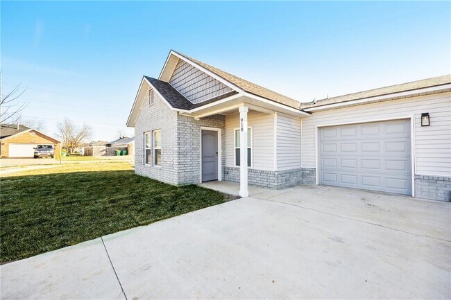 Foto del edificio - 919 Vly Oaks Ln