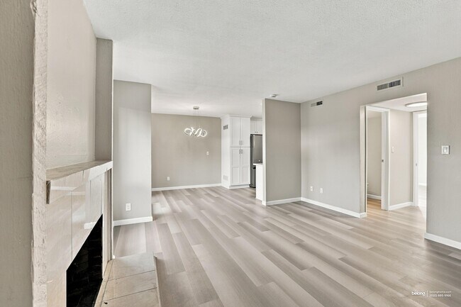 Foto del edificio - 16 Greenview Ln