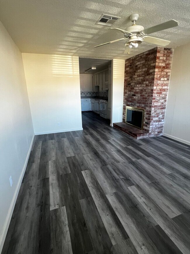 Foto del edificio - 5335-37 CASTLE STREET