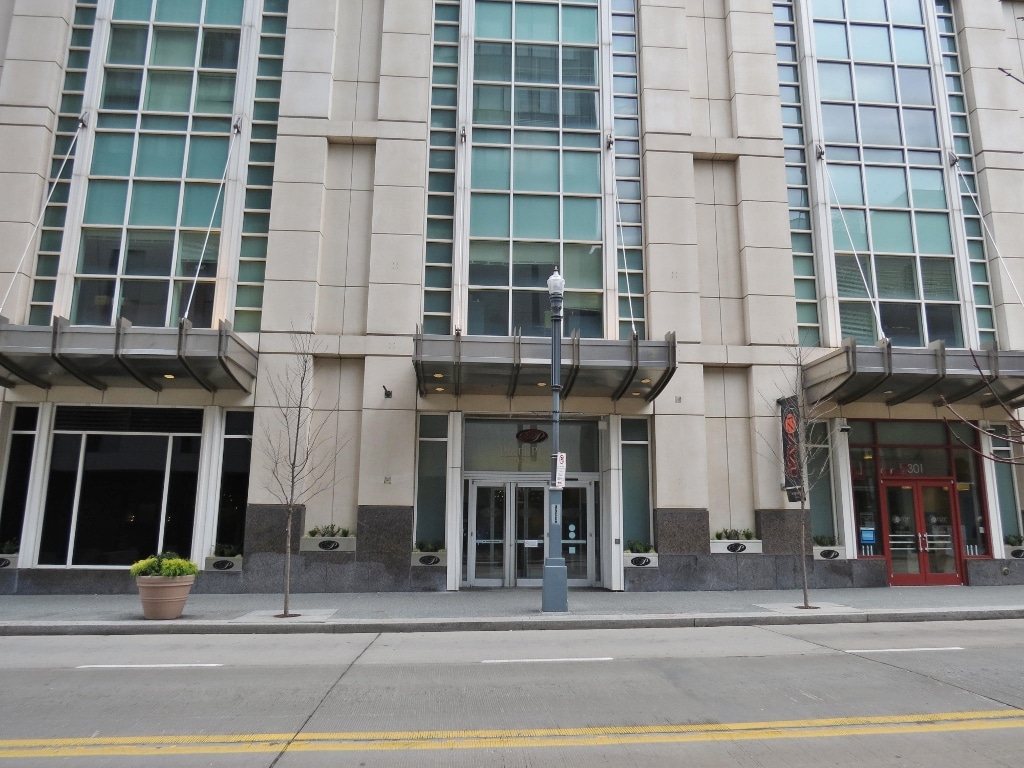Primary Photo - 301 Fifth Ave