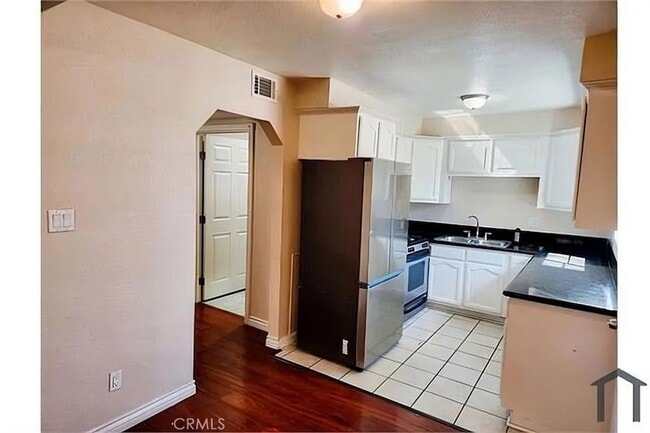 Building Photo - 12916 Bloomfield Ave