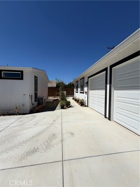 Building Photo - 23560 Vista Way