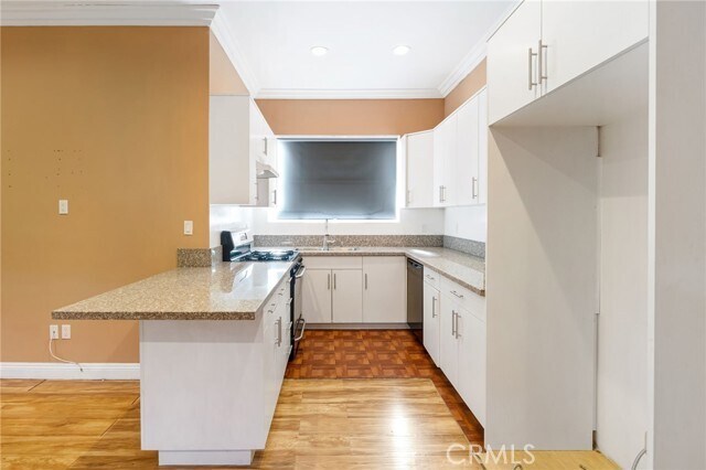 Building Photo - 15549 Ludlow St