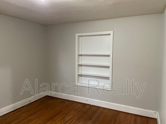 Foto del edificio - 2931 Rush Ave