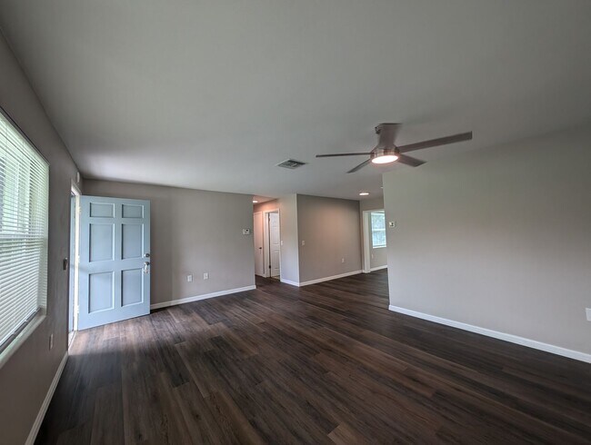 Building Photo - Totally Updated Unfurnished 2/1.5 bath hom...