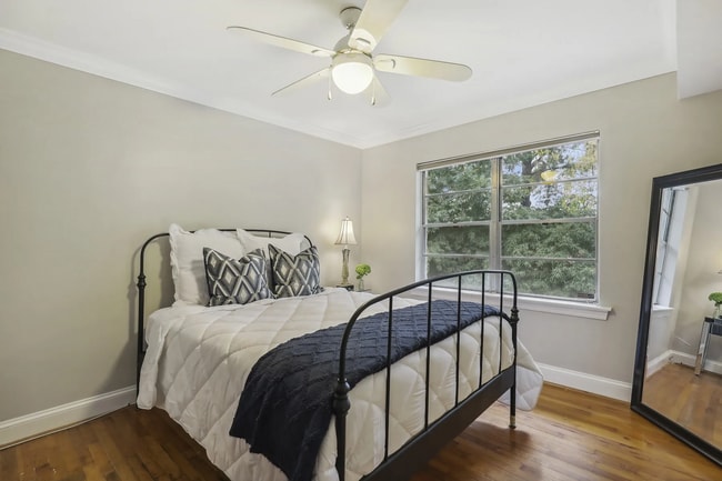 Foto del edificio - 2230 Cheshire Bridge Rd NE