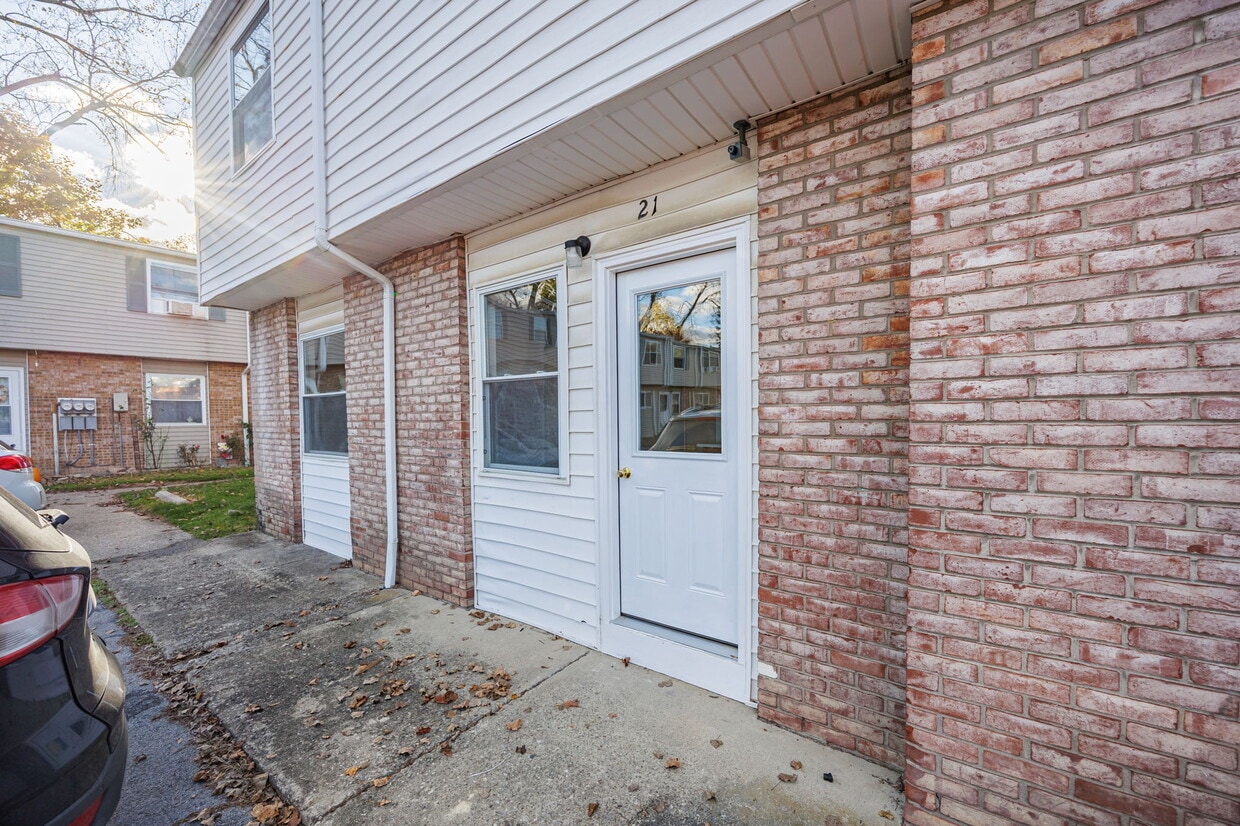 Building Photo - 168 Sackett Rd