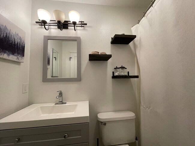 Foto del edificio - 676 N 12th St