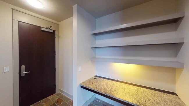 Interior Photo - TEN20