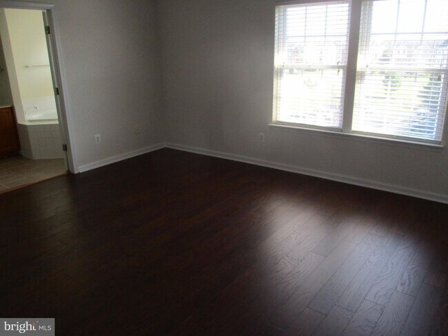 Building Photo - 12005 Kemps Landing Cir