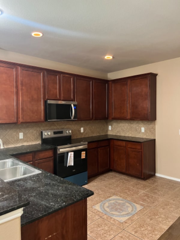 Building Photo - 4504 Red Robin Ct