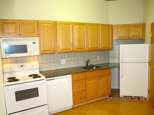 Building Photo - 415 S 19th St