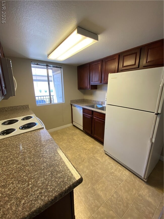 Building Photo - 5163 Indian River Dr