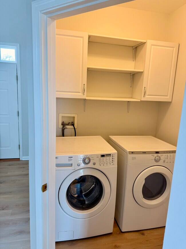 Building Photo - 7001 Saddlebow Ct