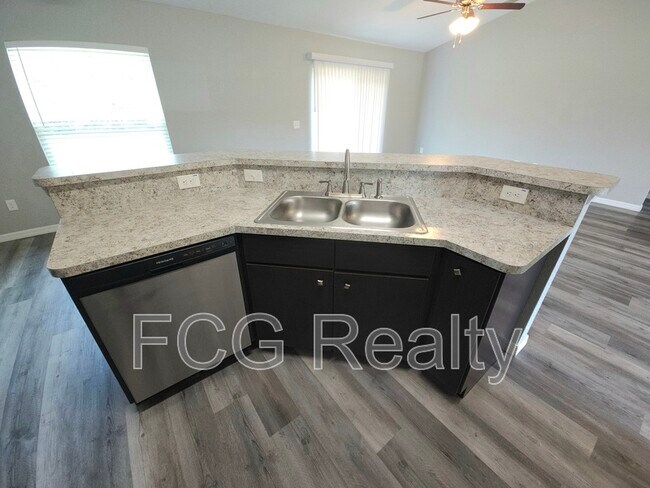 Foto del edificio - 525 Marion Oaks Ln