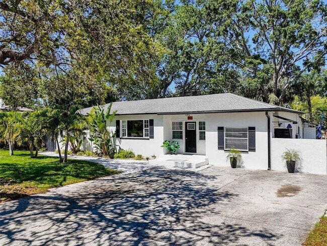 Foto del edificio - 1600 Pasadena Dr