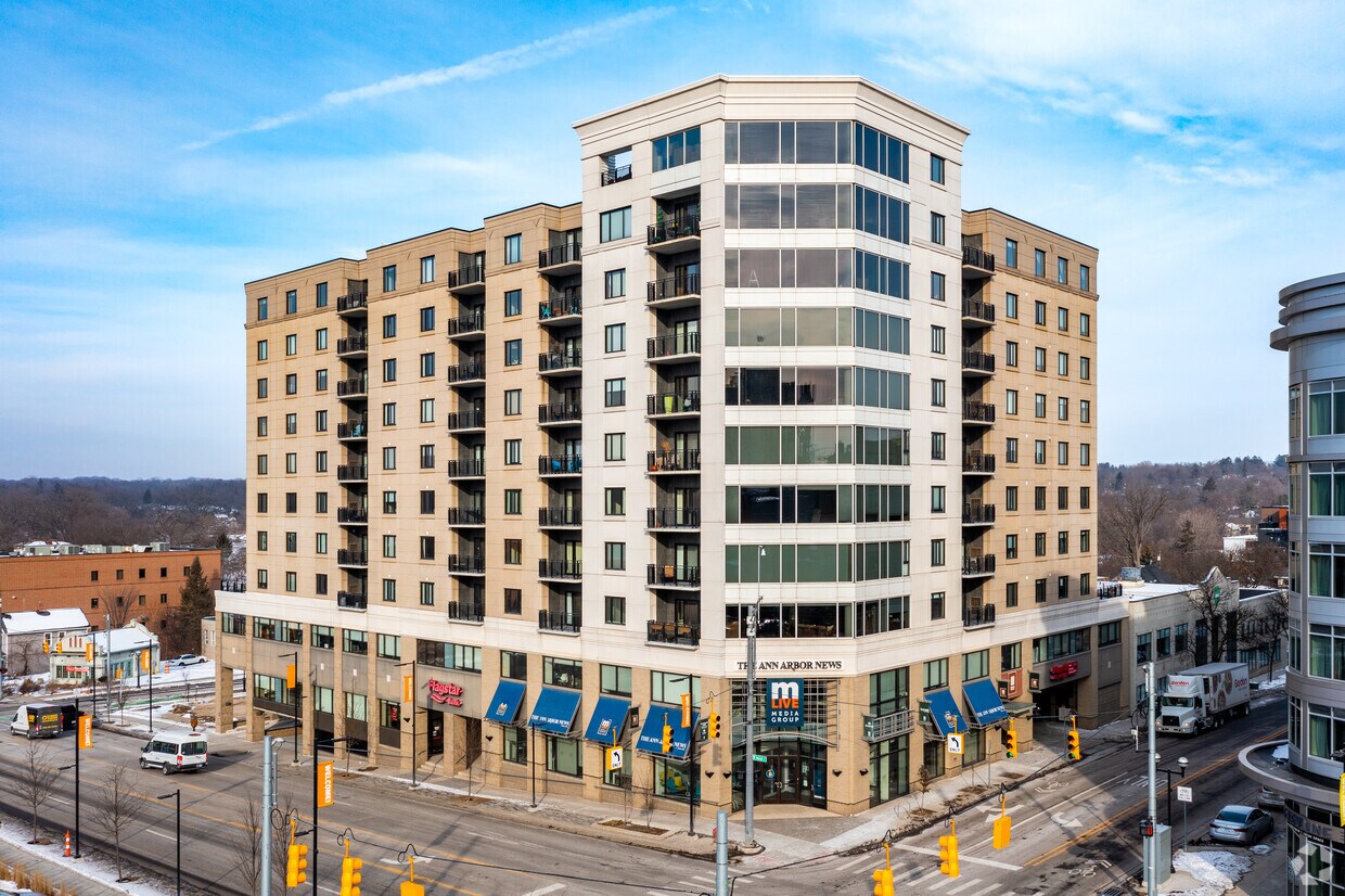 Foto principal - 111 N Ashley St