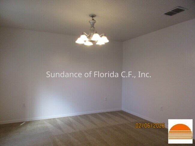 Building Photo - A Must See!!!