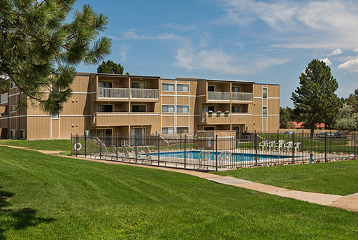 Primary Photo - 440 E Cheyenne Mountain Blvd