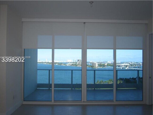 Building Photo - 2020 N Bayshore Dr
