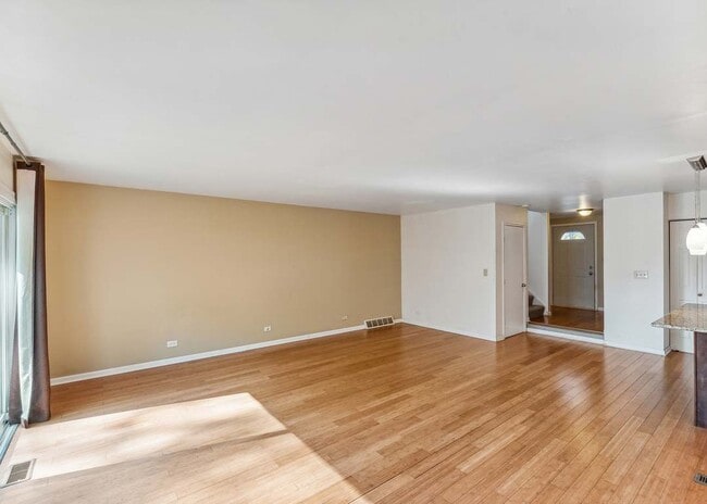Living Area - 527 Winston Ln