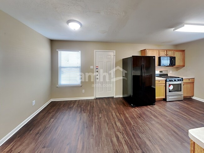 Building Photo - 19130 Yellow Thrush Dr
