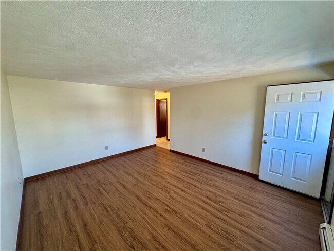 Foto del edificio - 135 Rounds Ave