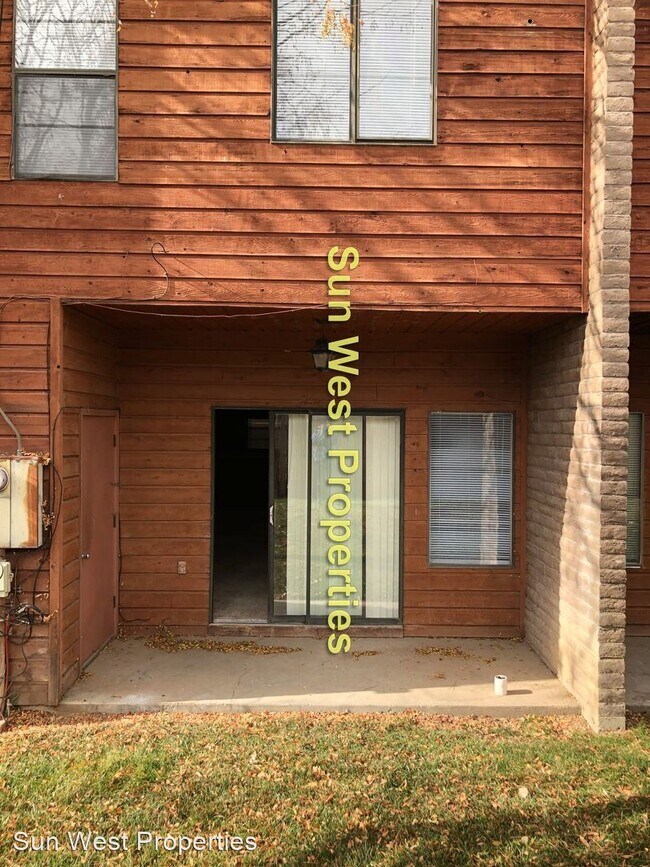 Building Photo - 3 br, 2.5 bath House - 1076 E. Navajo