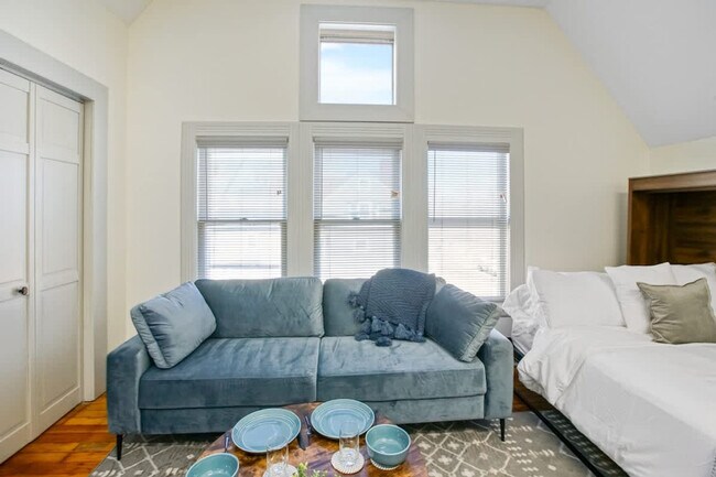 Foto del edificio - 1848 E 89th St