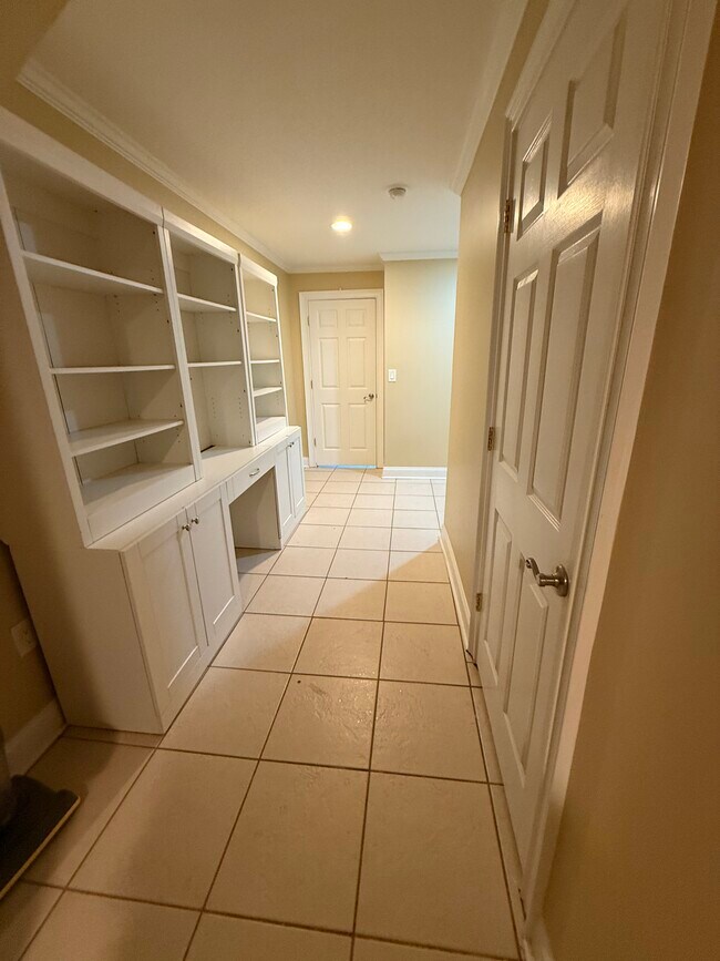 Foto del edificio - 1505 Hillcrest Dr