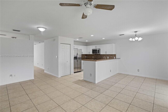 Foto del edificio - 330 SW 2nd Ave