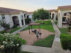 Building Photo - 2501 Hibiscus Ave