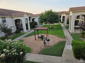 Building Photo - 2501 Hibiscus Ave