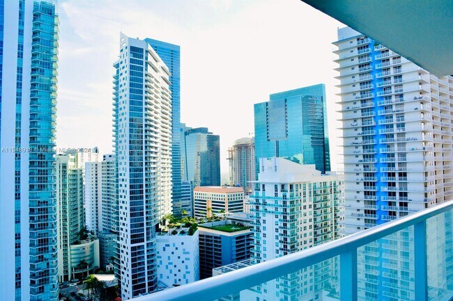 Foto del edificio - 1155 Brickell Bay Dr