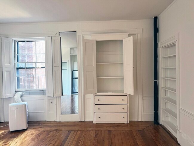 Building Photo - 1 Joy St