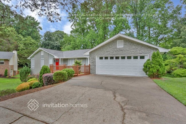 Building Photo - 4031 Linda Ln SW