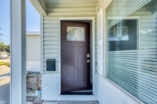 Building Photo - 3052 Eddy Cir