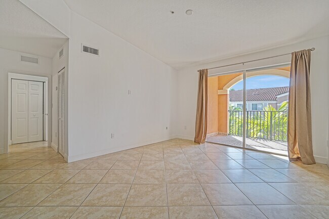 Building Photo - 6841 SW 44th St
