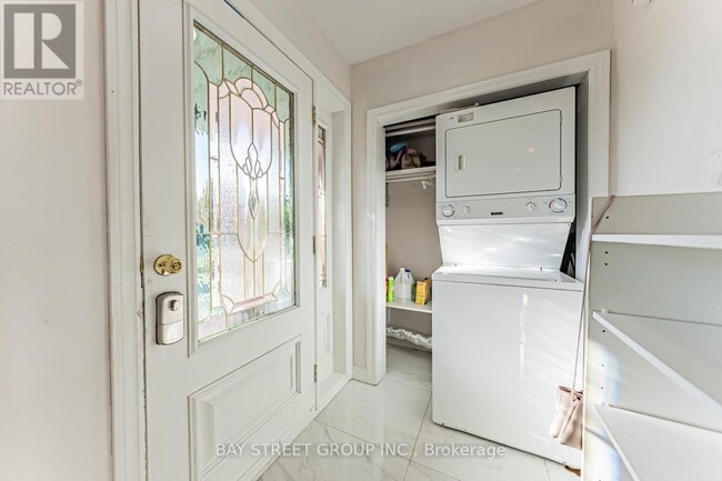 Building Photo - 43 Sherwood Forest Dr