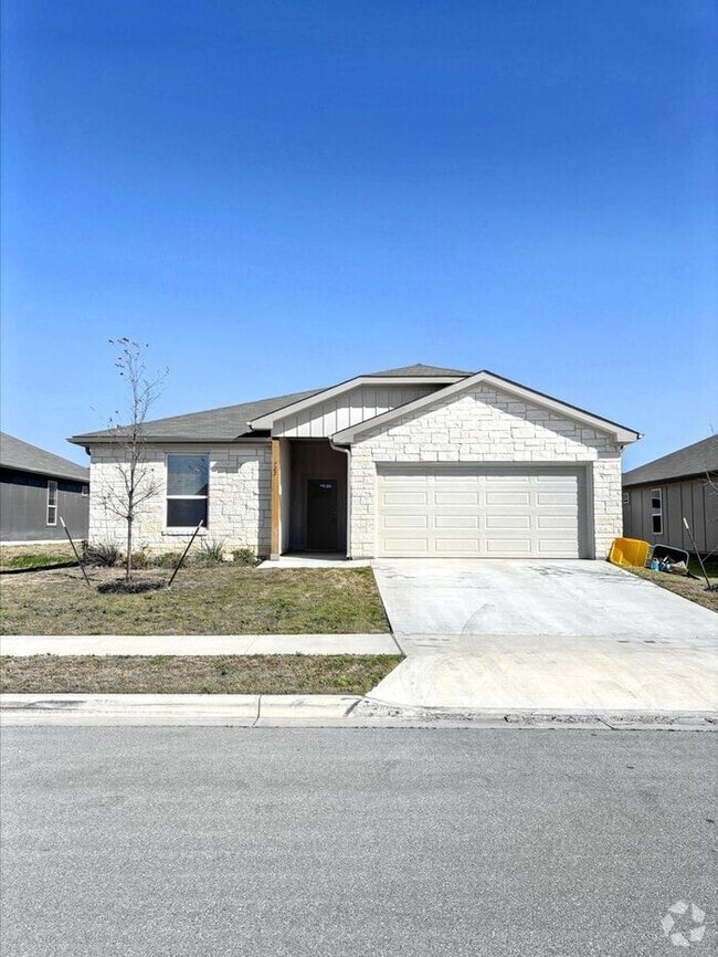Building Photo - 722 Freedom Cir