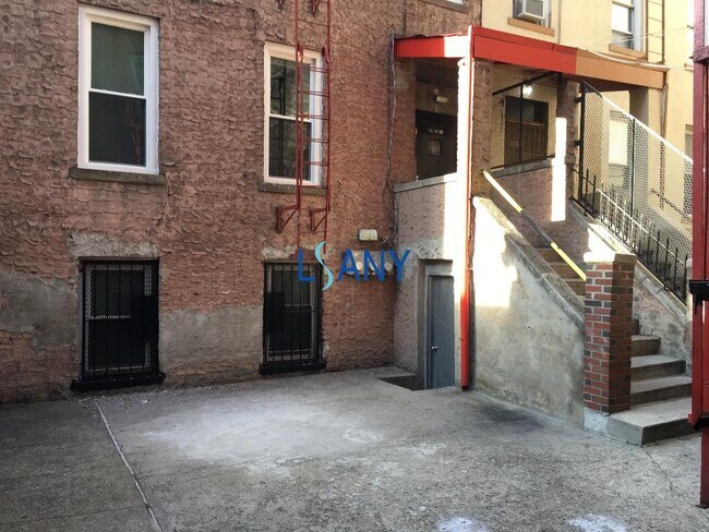 Foto del edificio - 2333 Arthur Ave