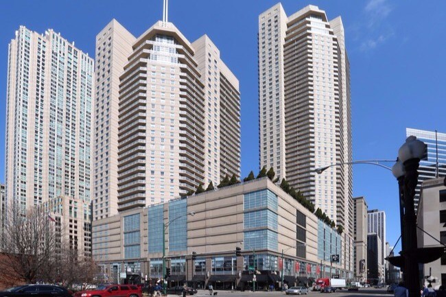 Foto principal - 545 N Dearborn St