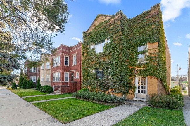 Foto del edificio - 6011 W Dakin St