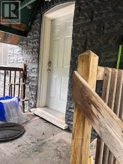 Building Photo - 174 Borland St E