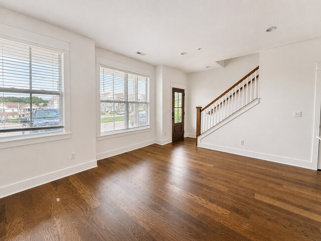 Foto del edificio - 4-Bedroom Home Near Tennessee Tech with Resort-Style Pool